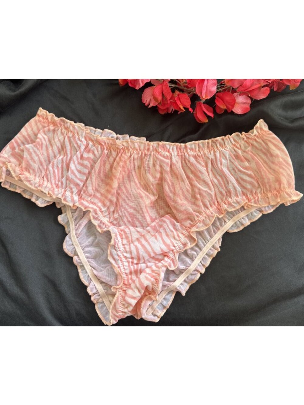 VICTORIA'S SECRET M PINK STRIPES PUCKERED RUFFLE MESH SISSY CHEEKY PANTIES NWT